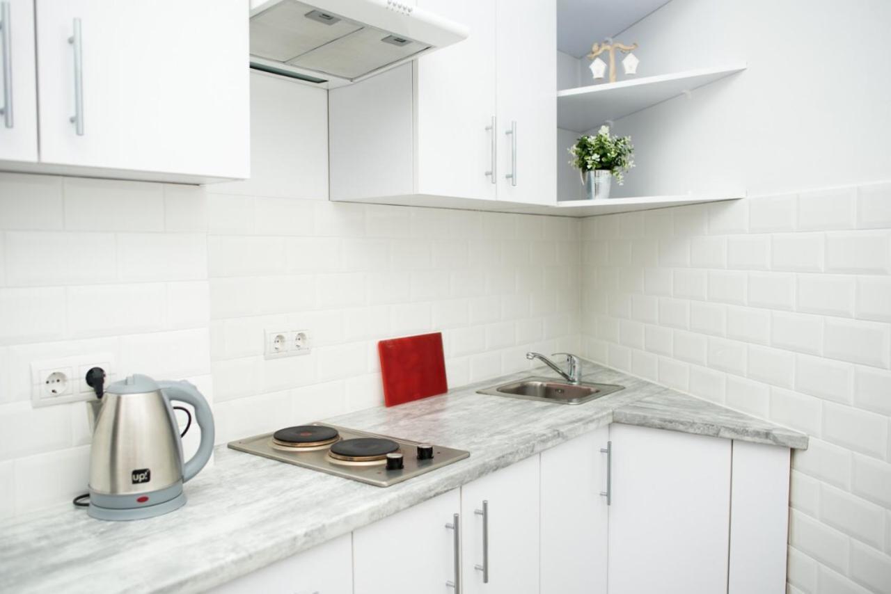 Deluxe Apartment In Old City Center Lviv Bagian luar foto