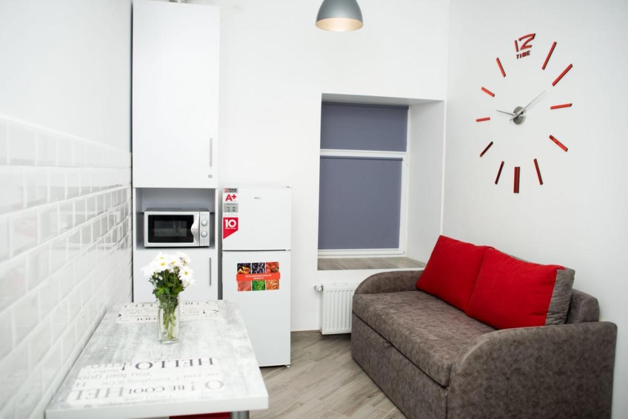 Deluxe Apartment In Old City Center Lviv Bagian luar foto